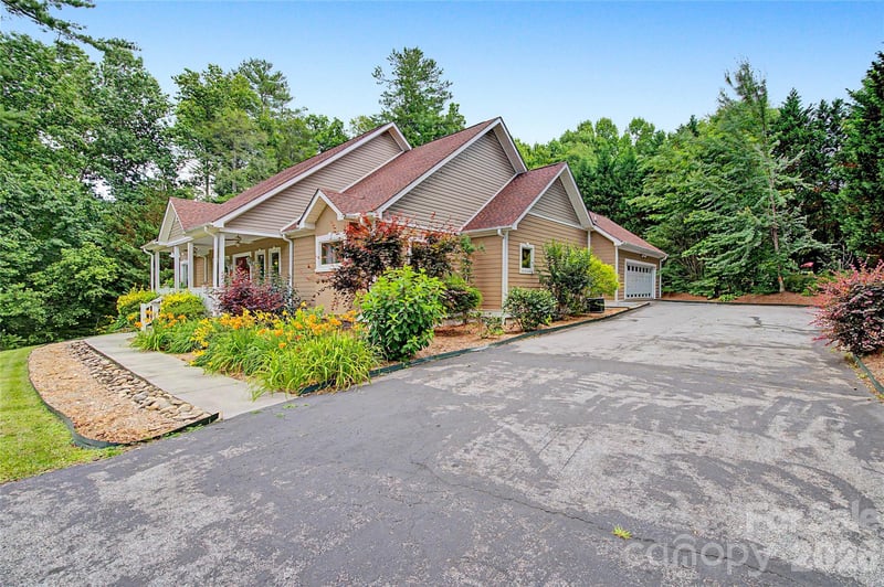 312 Benjamin Way, Hendersonville, NC 28792