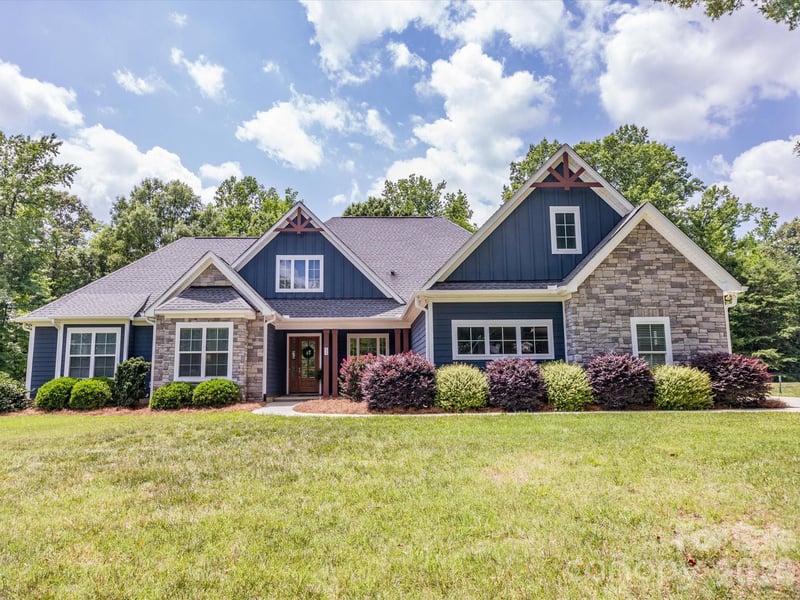 198 Carters Farm Dr, Statesville, NC 28625