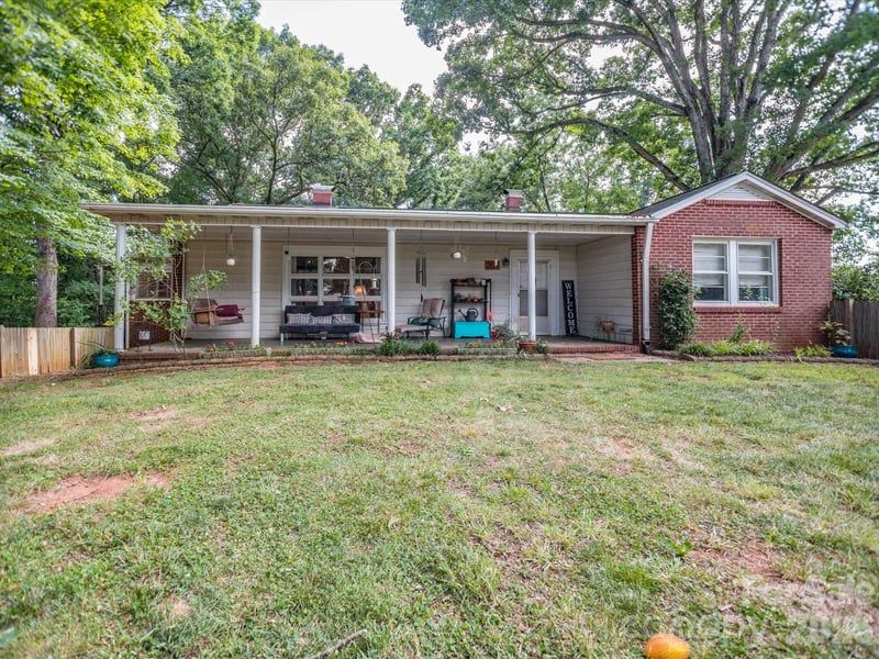 2111 Emmanuel Church Rd, Conover, NC 28613