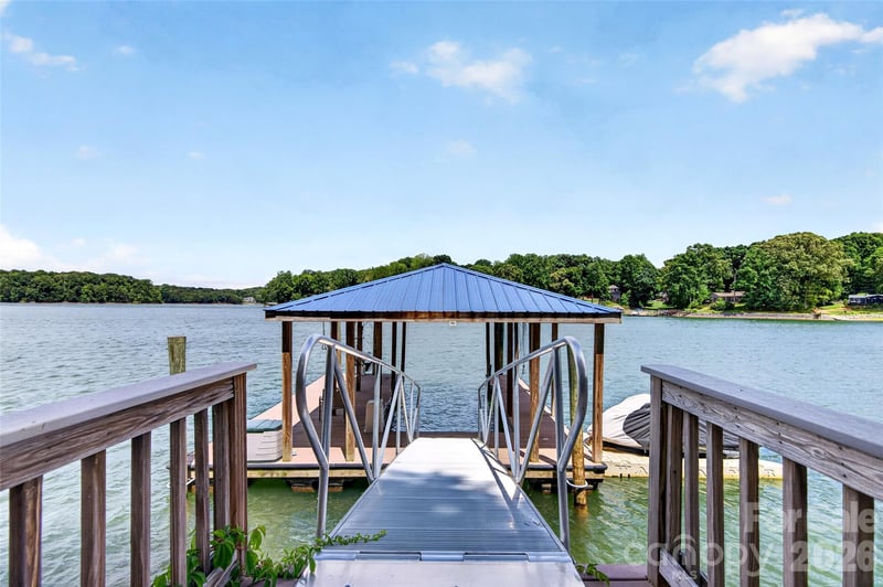 1390 Langdon Rd, Sherrills Ford, NC 28673