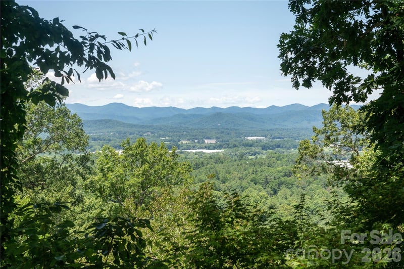 615 Goldview Dr, Hendersonville, NC 28791
