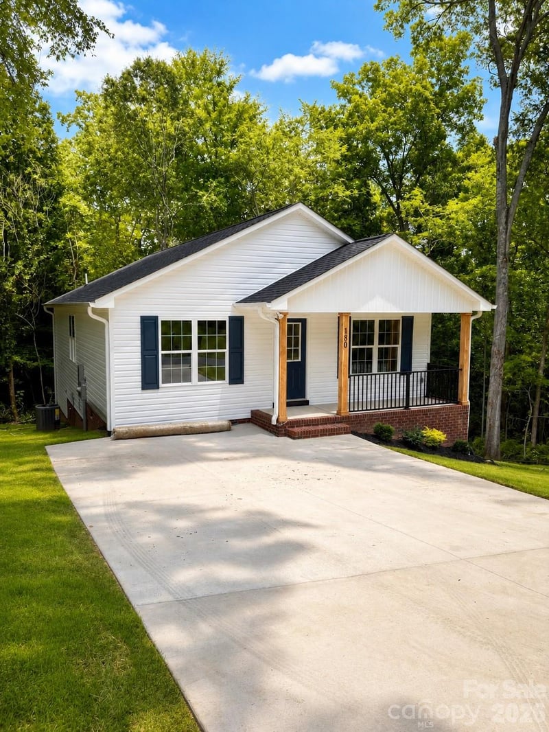 180 May St, Concord, NC 28025