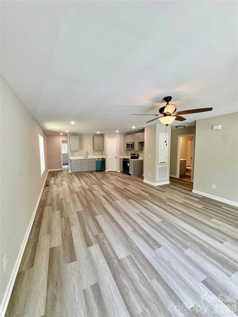 180 May St, Concord, NC 28025
