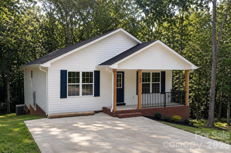 180 May St, Concord, NC 28025