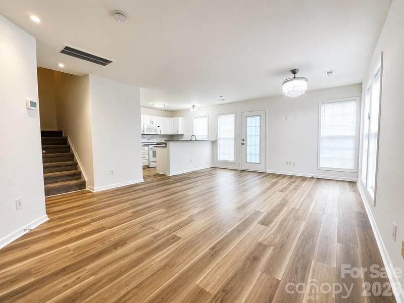 2049 Flushing Ct, Charlotte, NC 28215