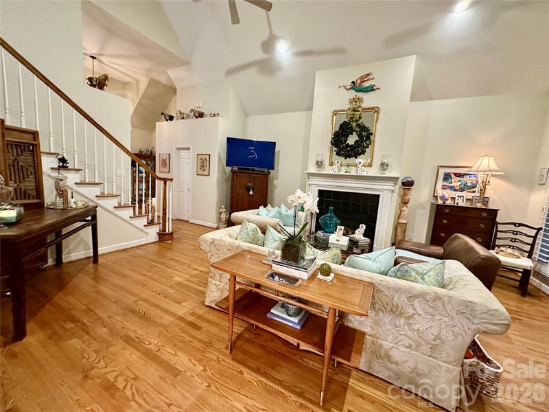 1093 Fairfield Dr, Gastonia, NC 28054