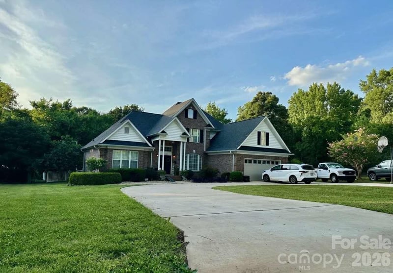 1093 Fairfield Dr, Gastonia, NC 28054
