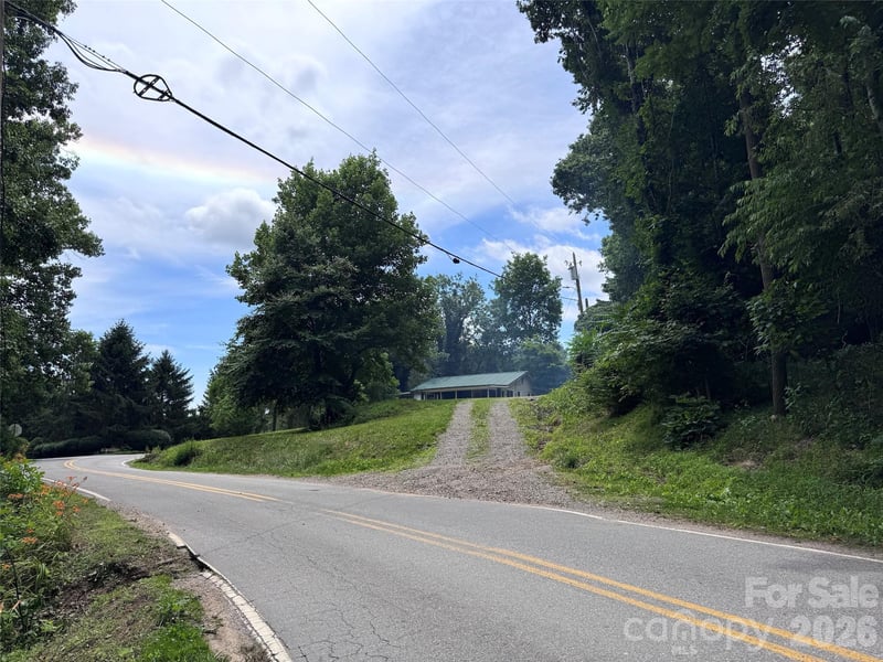 400 - 402 Sharon Rd, Fairview, NC 28730