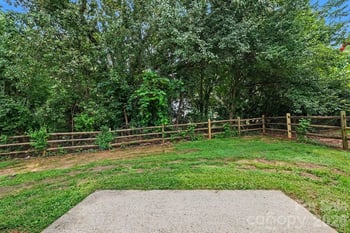 8401 Redstone View Dr, Charlotte, NC 28269