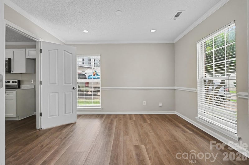 8401 Redstone View Dr, Charlotte, NC 28269
