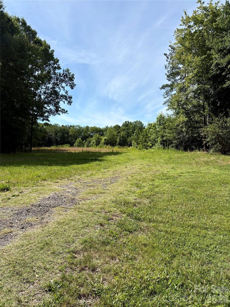 1323 Hill Rd, Lincolnton, NC 28092