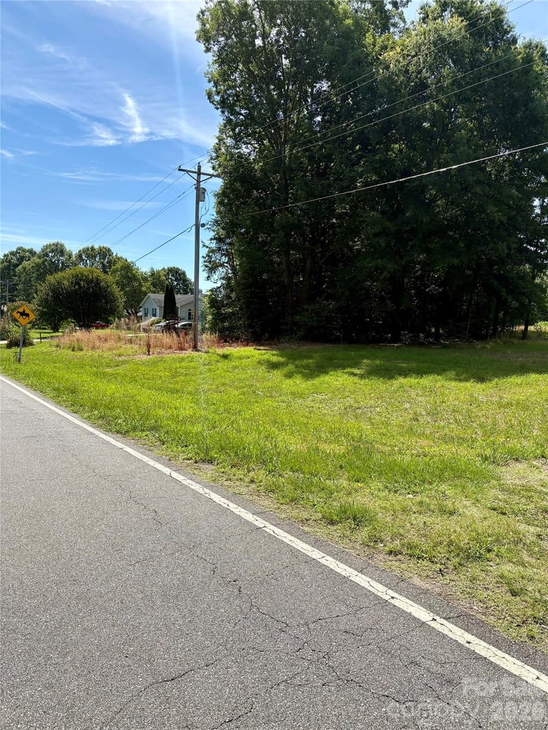 1323 Hill Rd, Lincolnton, NC 28092
