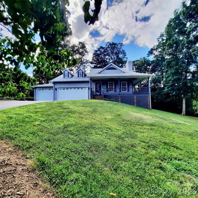 40 Brierfield Dr, Candler, NC 28715