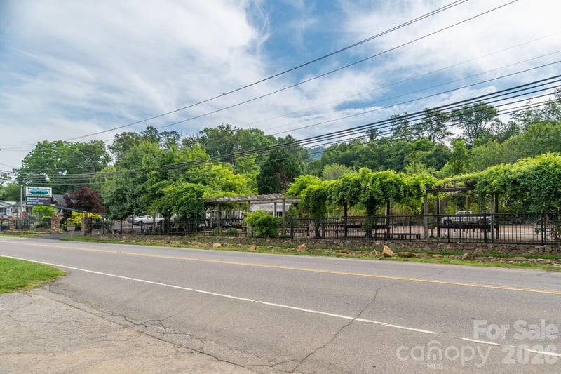 91 Weaverville Rd, Asheville, NC 28804