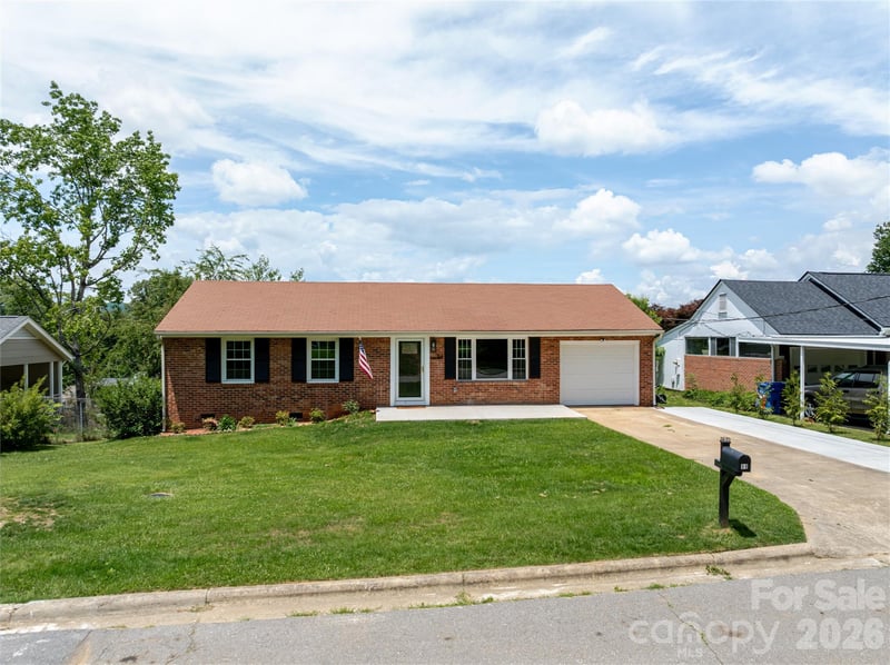 88 Skyview Ter, Asheville, NC 28806