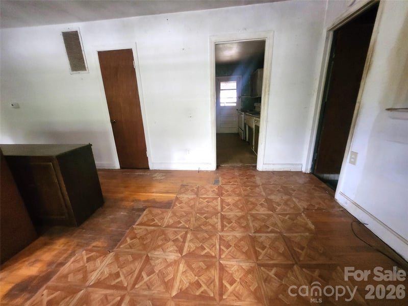 208 London Rd, Asheville, NC 28803