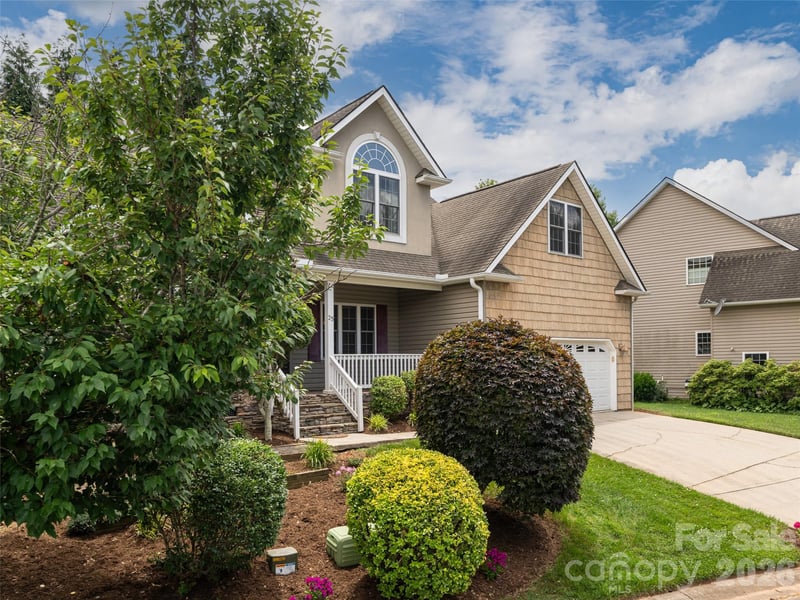 25 Driftstone Cir, Arden, NC 28704