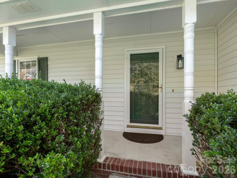 1 Strathmore Dr, Arden, NC 28704