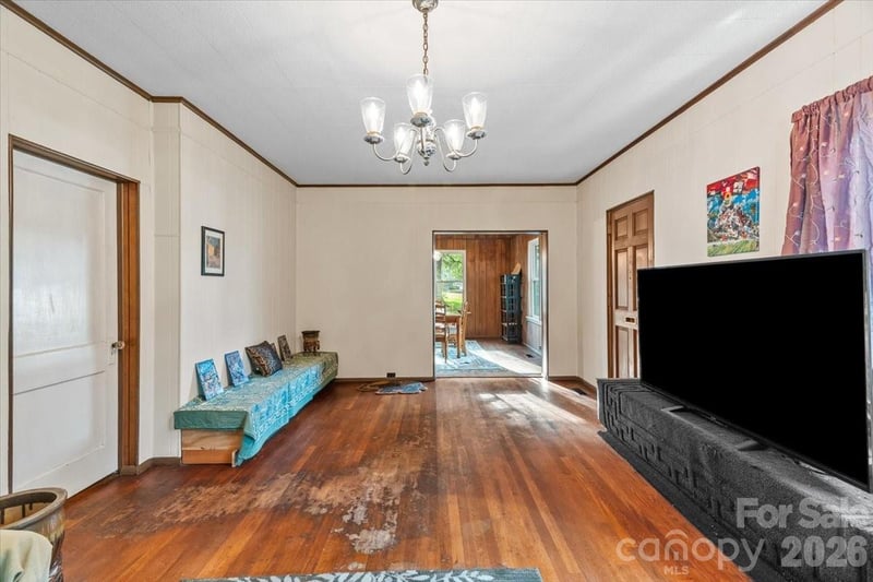 196 French Broad St, Brevard, NC 28712