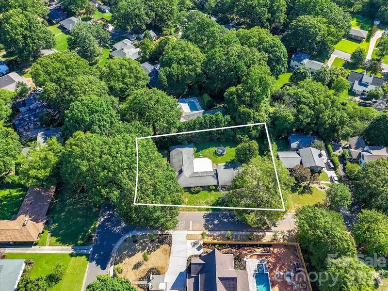 827 Lansdowne Rd, Charlotte, NC 28270
