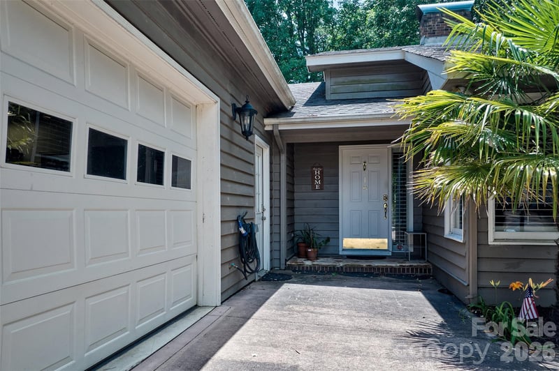 18 Shipmaster Ct, Lake Wylie, SC 29710