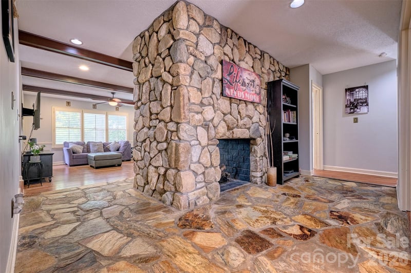 18 Shipmaster Ct, Lake Wylie, SC 29710
