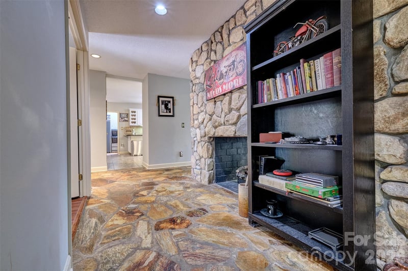 18 Shipmaster Ct, Lake Wylie, SC 29710