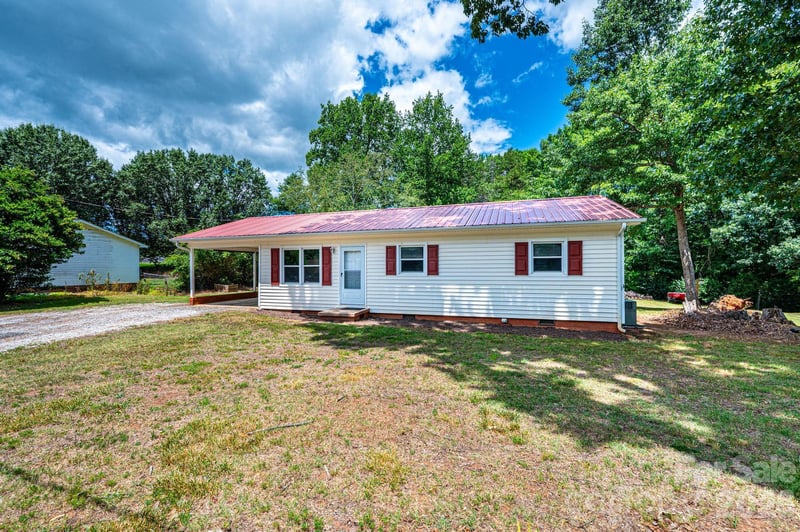 5424 Glenview Dr, Hickory, NC 28602