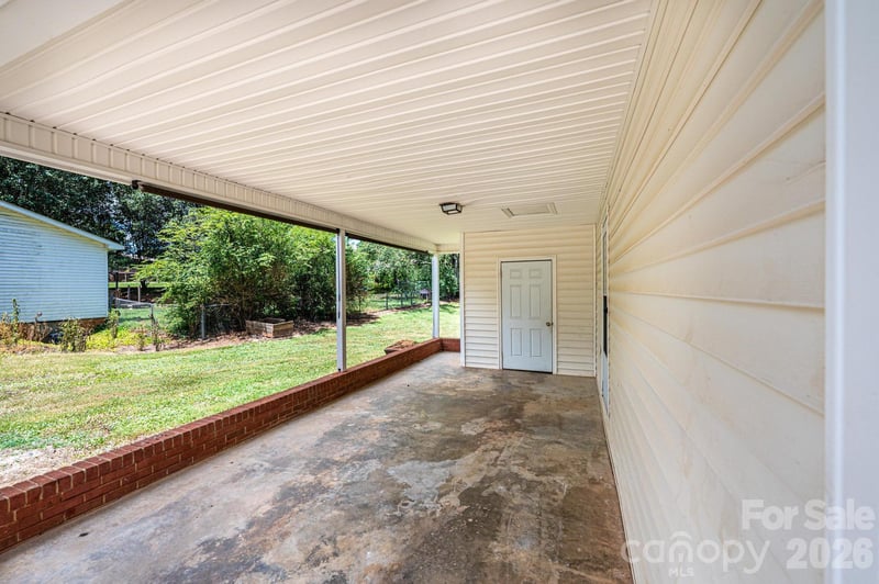 5424 Glenview Dr, Hickory, NC 28602
