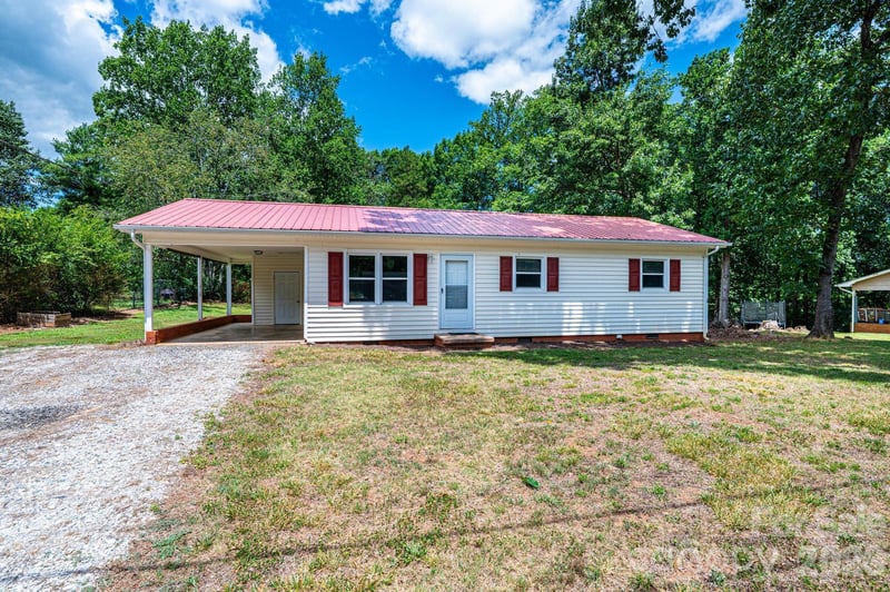5424 Glenview Dr, Hickory, NC 28602