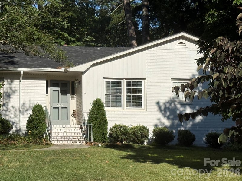 3615 Barclay Downs Dr, Charlotte, NC 28209
