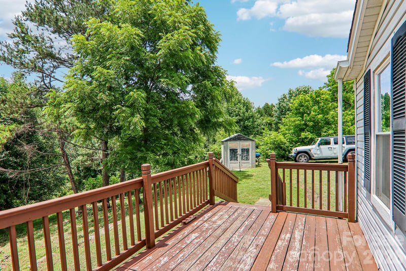 85 Star Flower Rd, Alexander, NC 28701