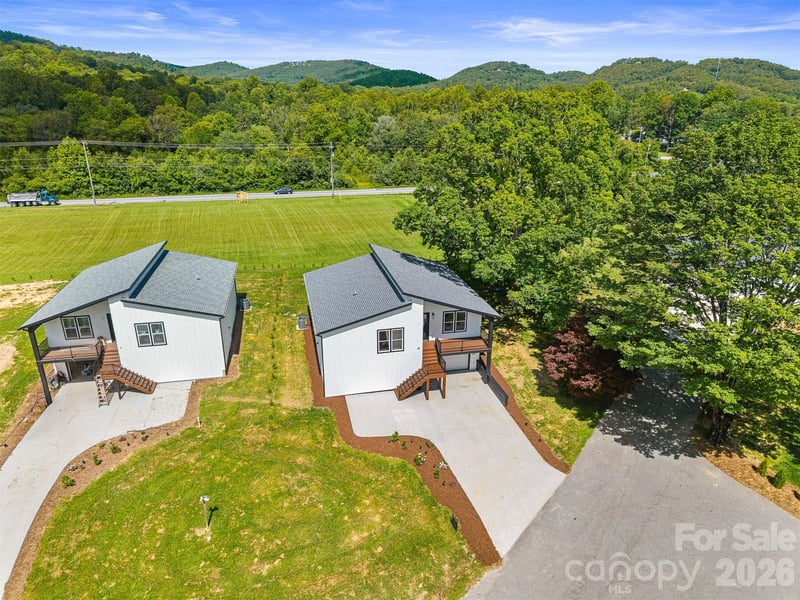 45 Klimovych Rd, Hendersonville, NC 28792