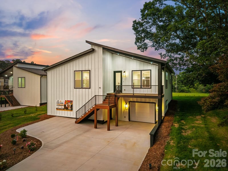 45 Klimovych Rd, Hendersonville, NC 28792