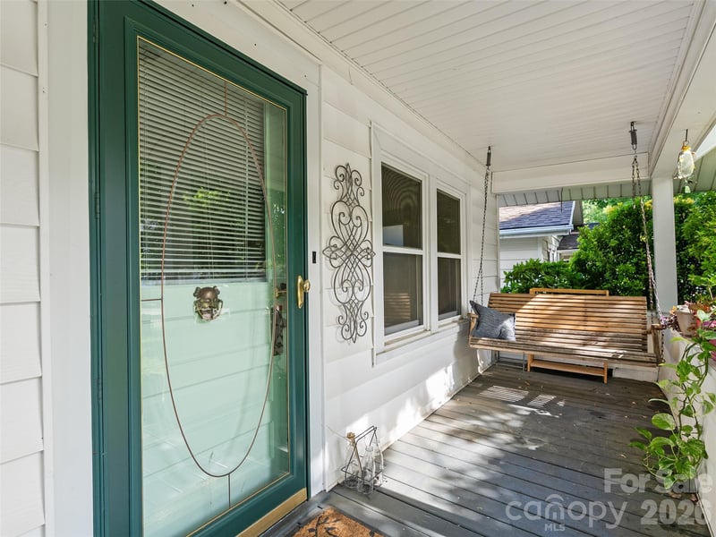 2 Pelzer St, Asheville, NC 28804