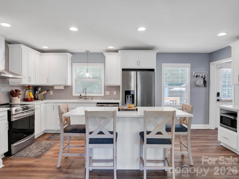 421 Catawba Cir, Matthews, NC 28104