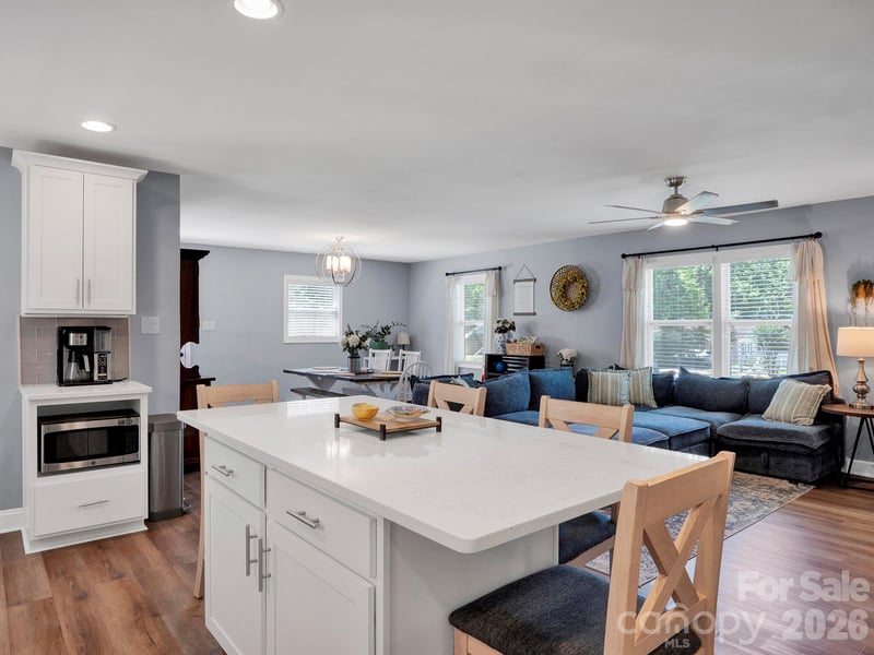 421 Catawba Cir, Matthews, NC 28104