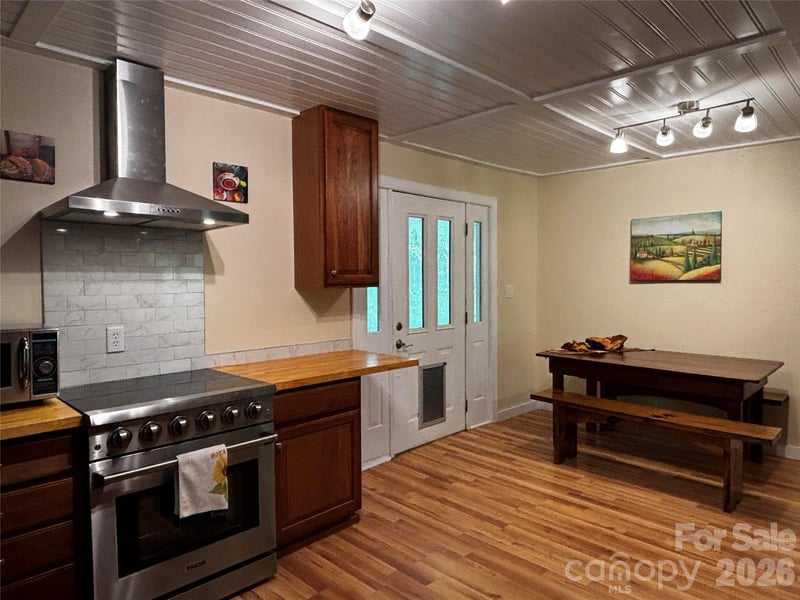 2879 Chandler Creek Rd, Mars Hill, NC 28754