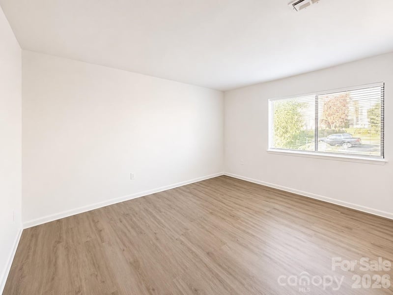 4822 Spring Lake Dr, Charlotte, NC 28212