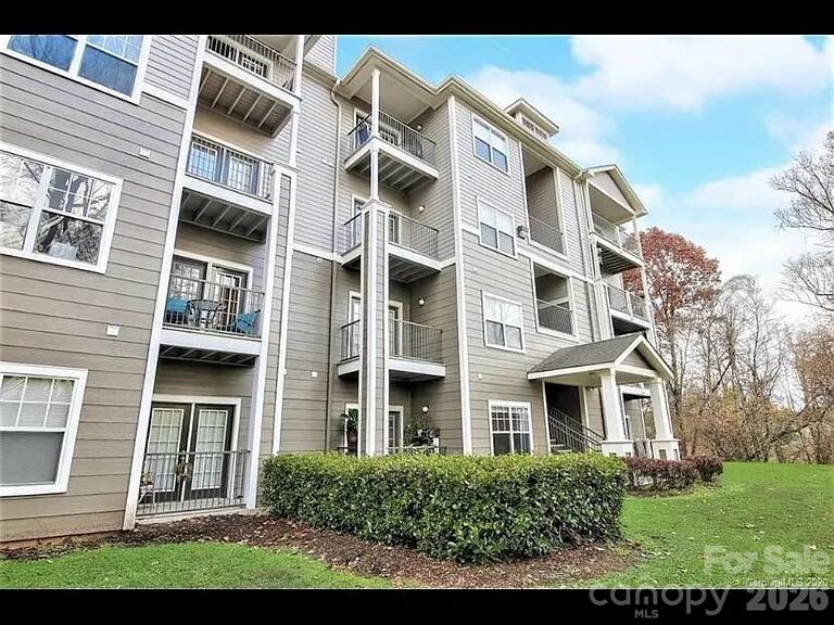 300 Vista Lake Dr #3, Candler, NC 28715