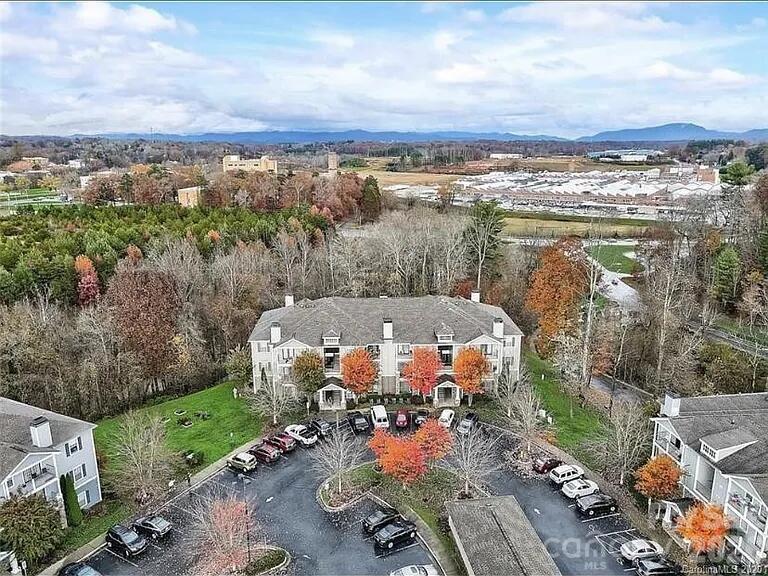 300 Vista Lake Dr #3, Candler, NC 28715