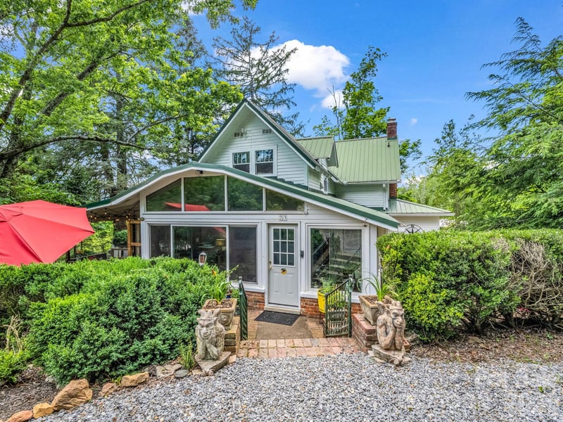 23 Sunset Dr, Black Mountain, NC 28711