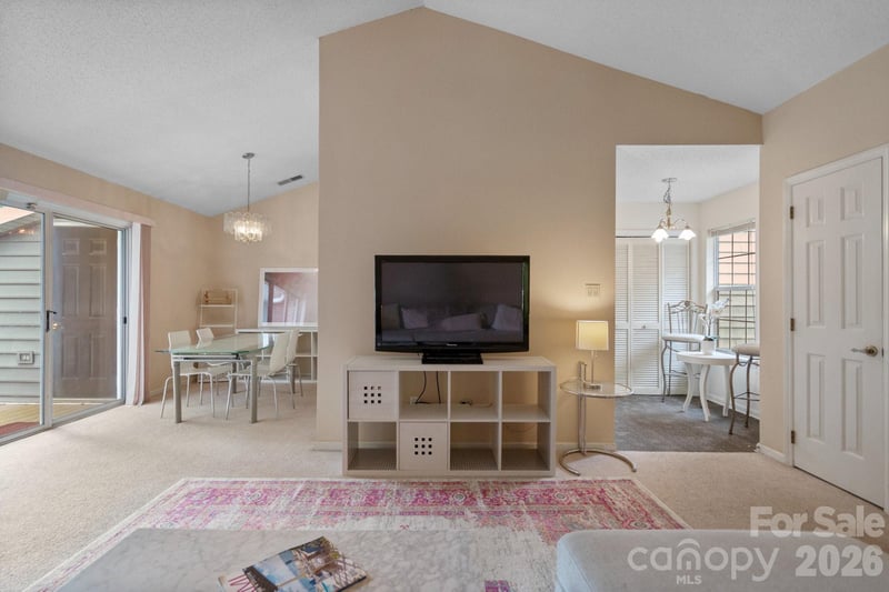 2834 Iron Gate Ln, Charlotte, NC 28212