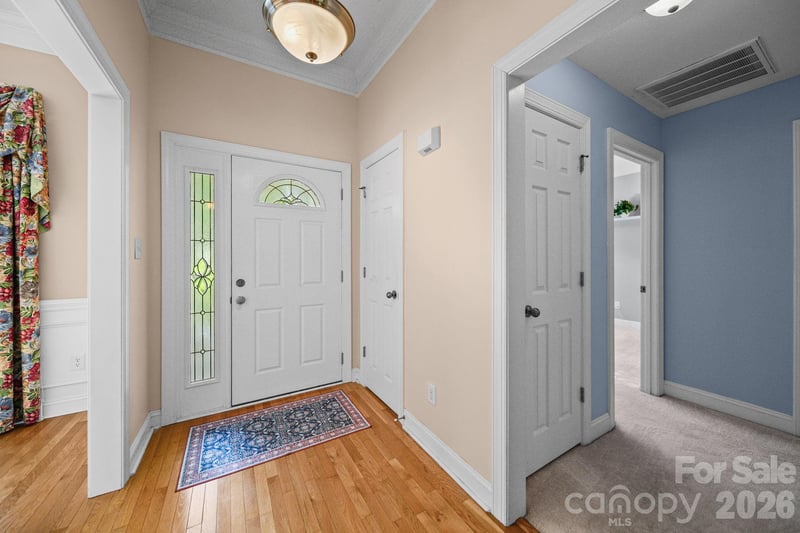 1042 Marguerite Dr, Lowell, NC 28098