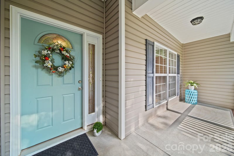 1042 Marguerite Dr, Lowell, NC 28098