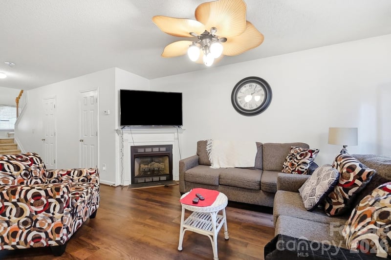 10618 Pointed Leaf Ct, Charlotte, NC 28213