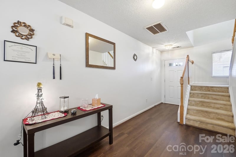 10618 Pointed Leaf Ct, Charlotte, NC 28213
