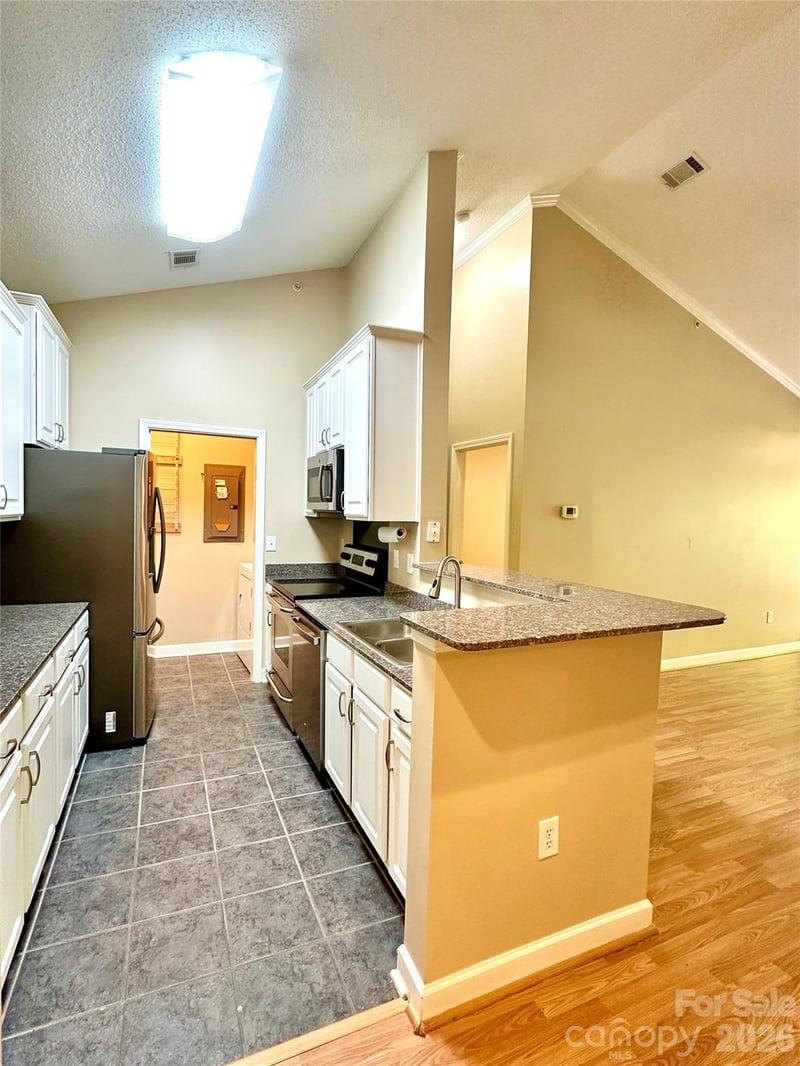 2000 Olde Eastwood Village Blvd #305, Asheville, NC 28803