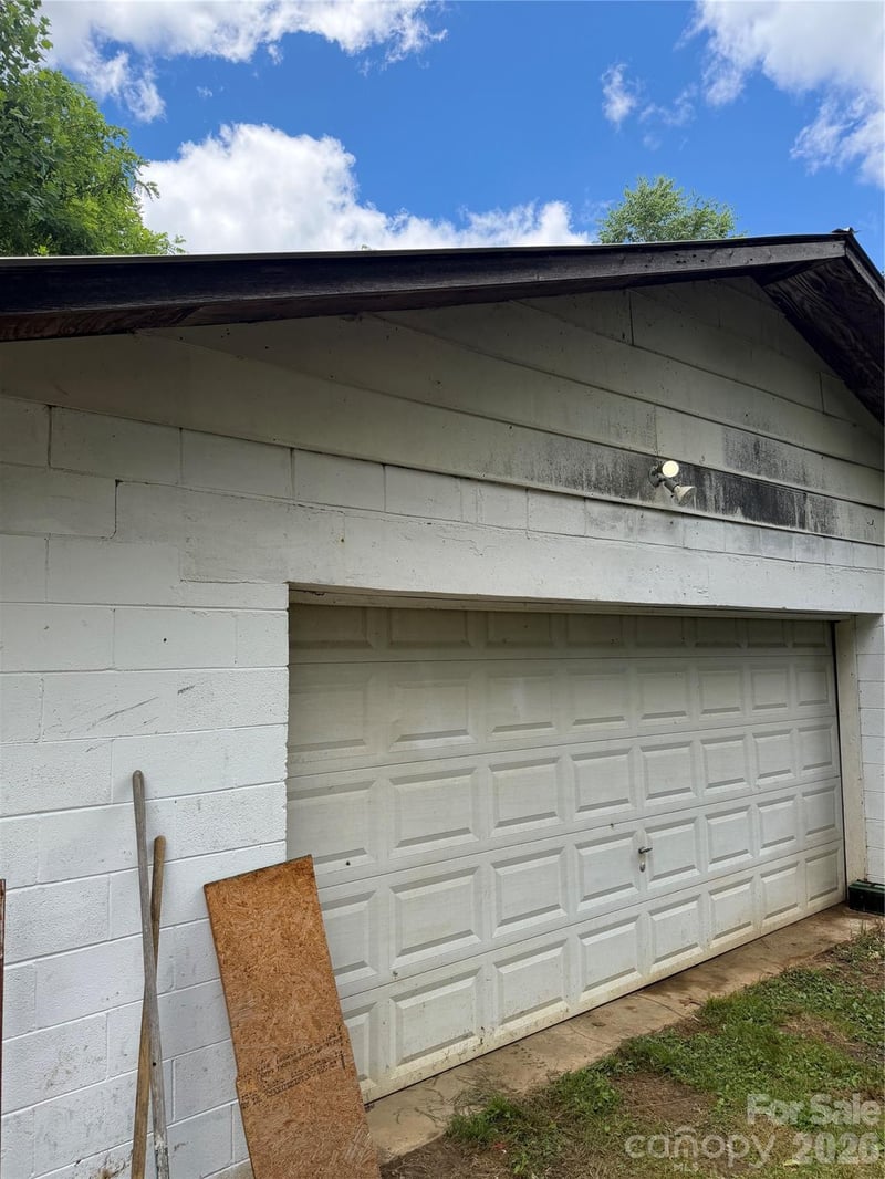 691 Old Balsam Rd, Waynesville, NC 28786