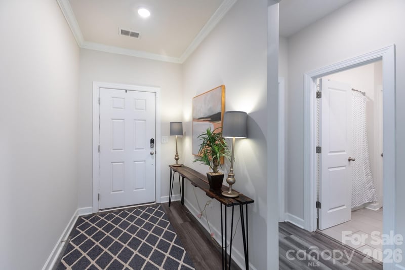 11809 Red Leaf Dr, Charlotte, NC 28215